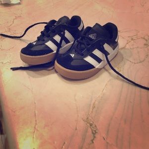 Like New Boys Adidas SAMBA